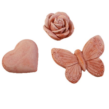 Lot de mini plâtres Rose Antique : cœur, papillon, rose. Les Savonneries du Soleil